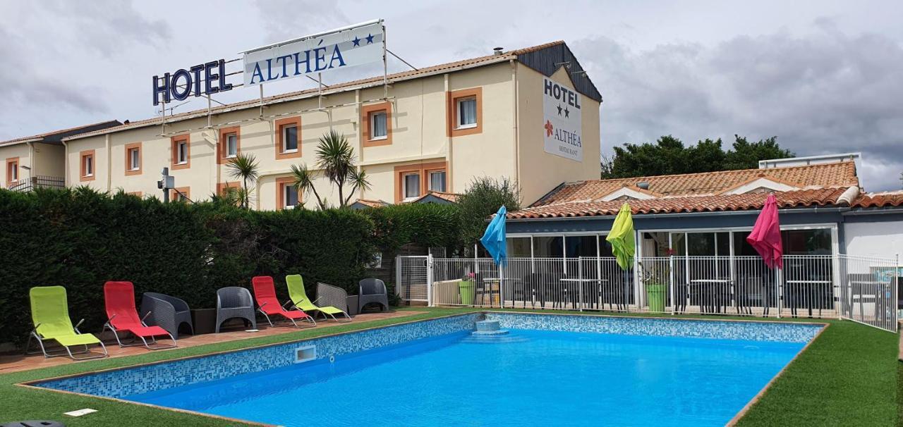 Althea - Piscine Et Sauna 2*
